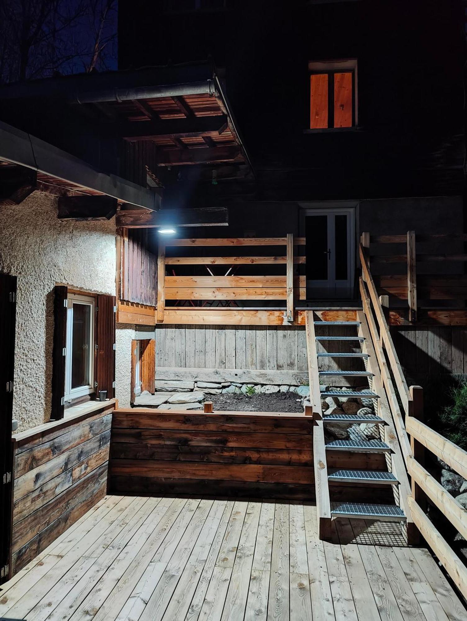 Chalet Ailleurs Appartement A Molines En Queyras Exterior photo