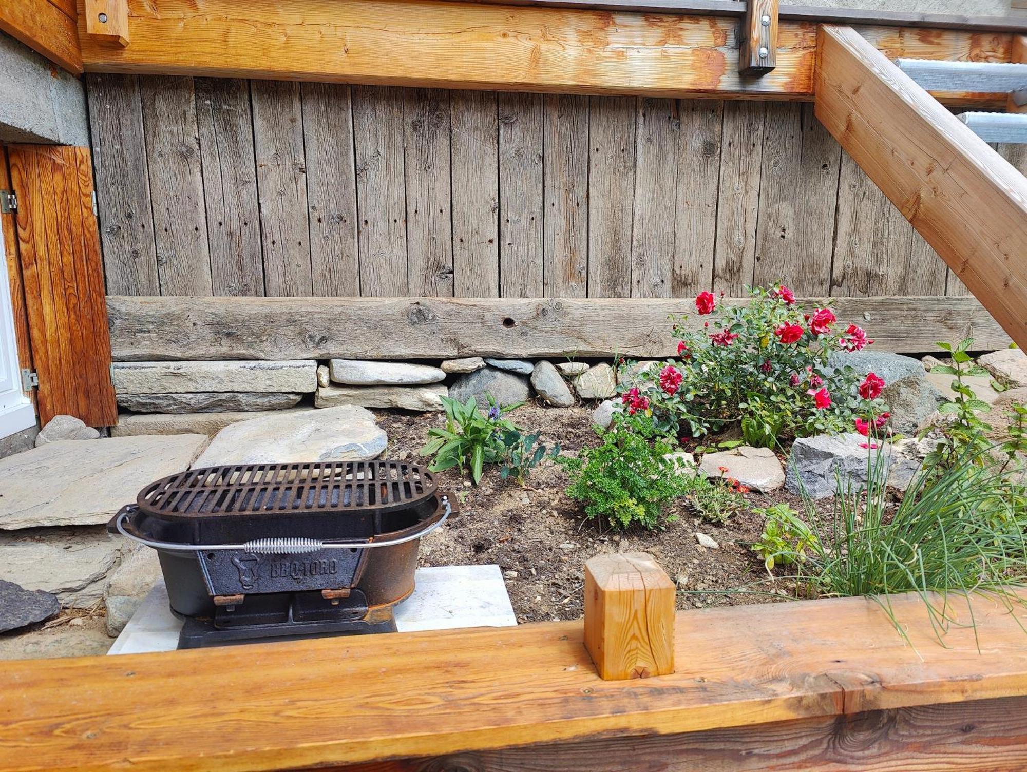 Chalet Ailleurs Appartement A Molines En Queyras Exterior photo