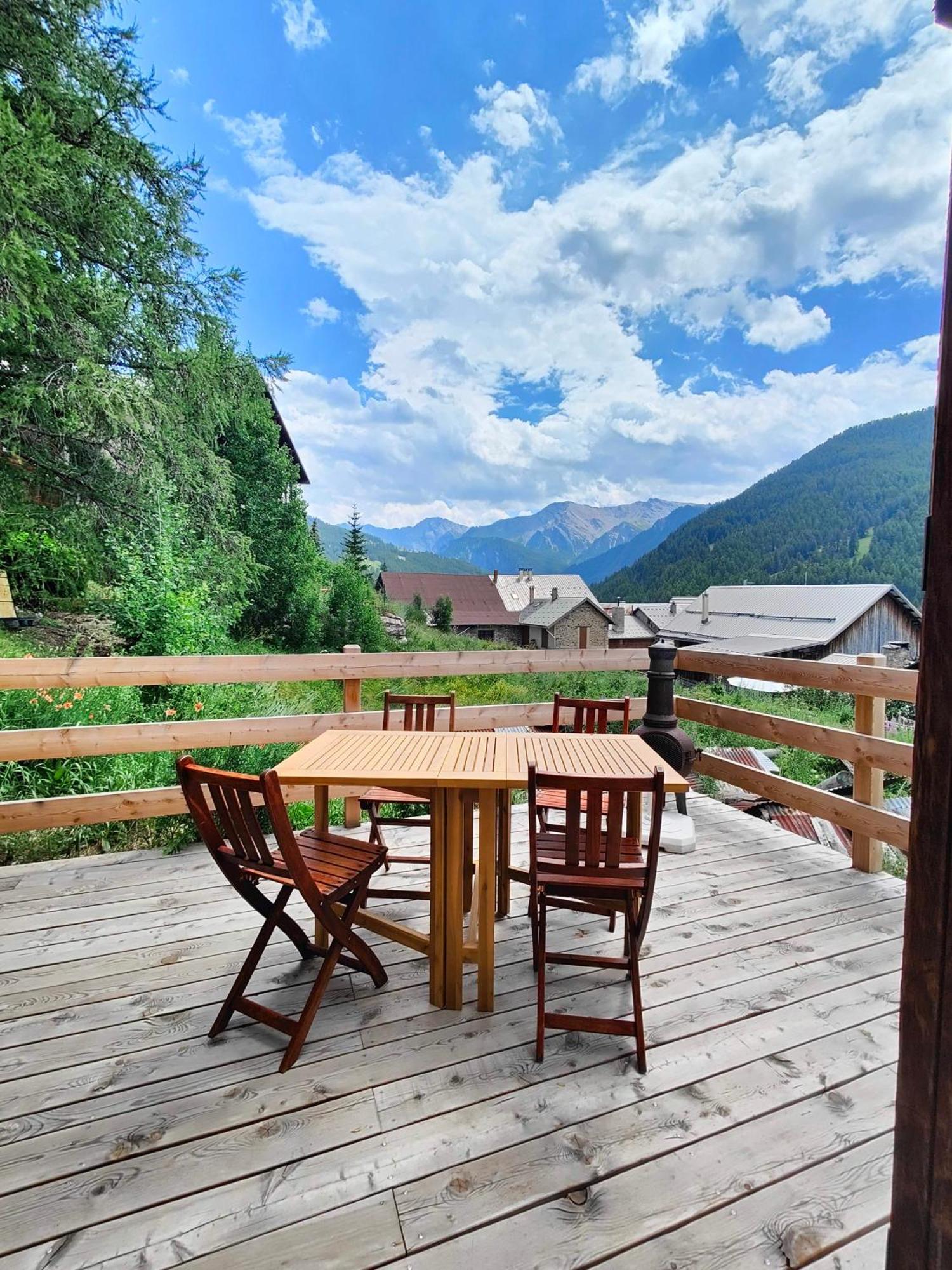 Chalet Ailleurs Appartement A Molines En Queyras Exterior photo